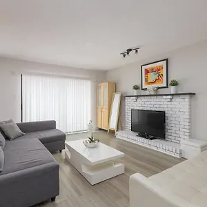 Huge 4 Bedroom Upper Canada